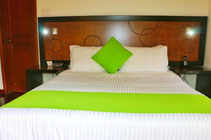 Hotel Emaus Богота Экстерьер фото