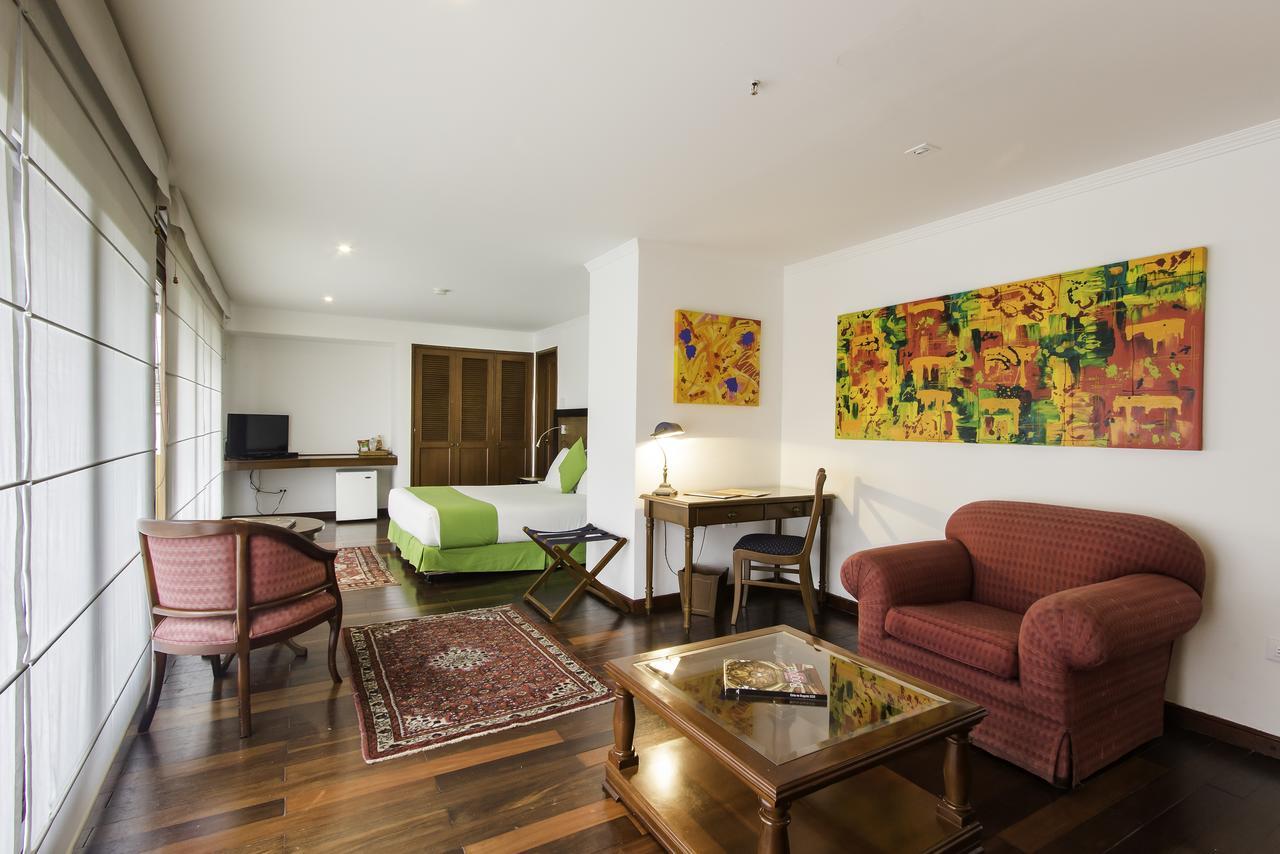 Hotel Emaus Богота Экстерьер фото